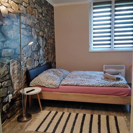 Desi Apartman Kaposvár Dış mekan fotoğraf