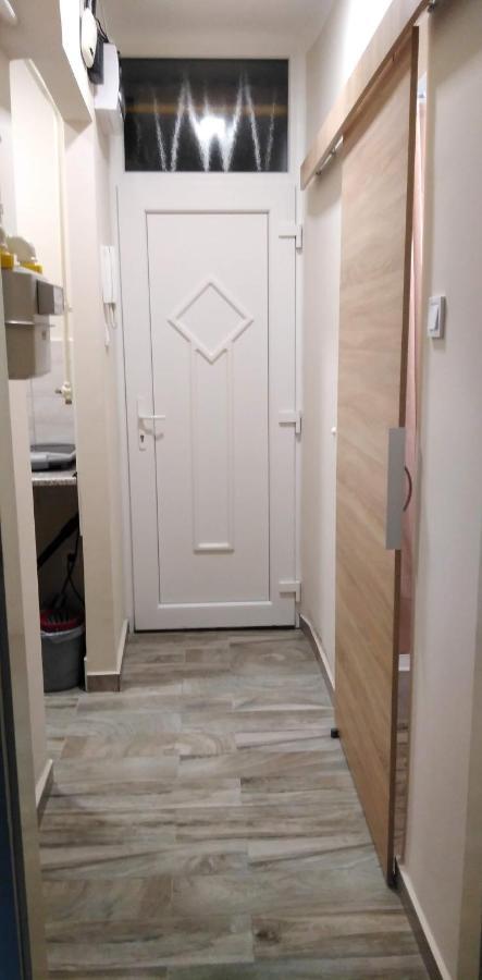 Desi Apartman Kaposvár Dış mekan fotoğraf