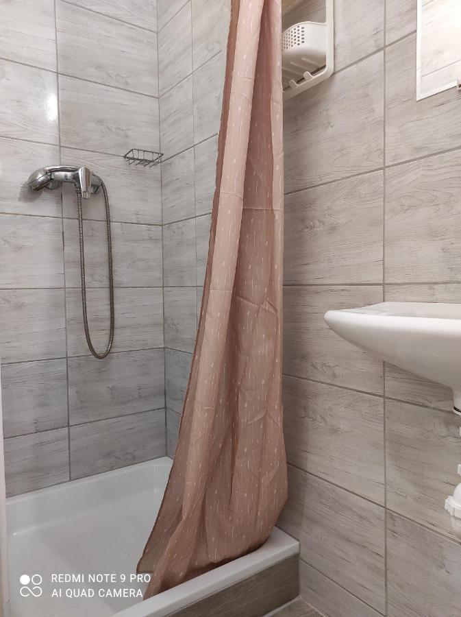 Desi Apartman Kaposvár Dış mekan fotoğraf