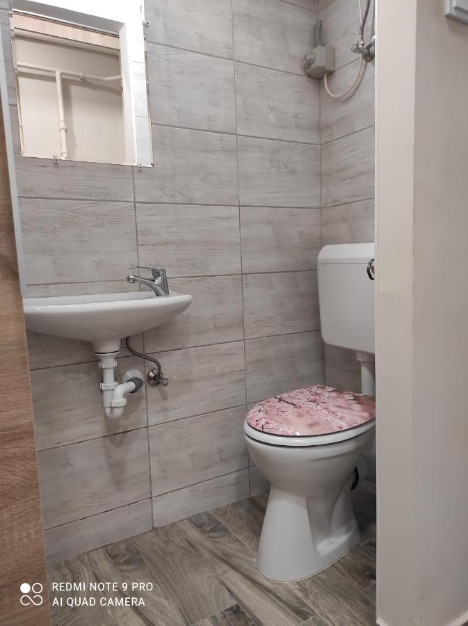 Desi Apartman Kaposvár Dış mekan fotoğraf